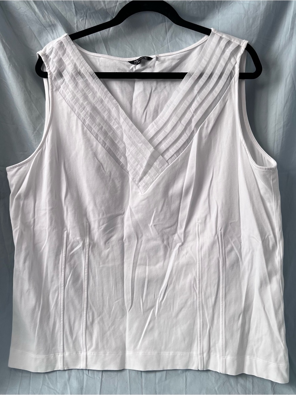 NIC+ZOE White V-Neck Sleeveless Pleated-Trim Tank